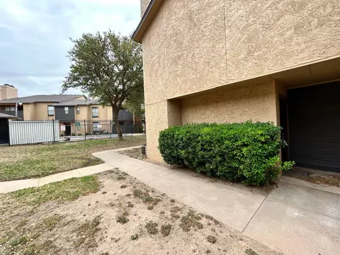 8601 Memphis Dr #A8, Lubbock, TX 79423