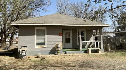 1316 83rd St, Lubbock, TX 79423