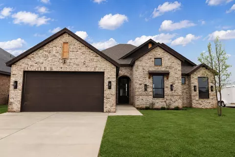 411 Essex Ln, Wolfforth, TX 79382