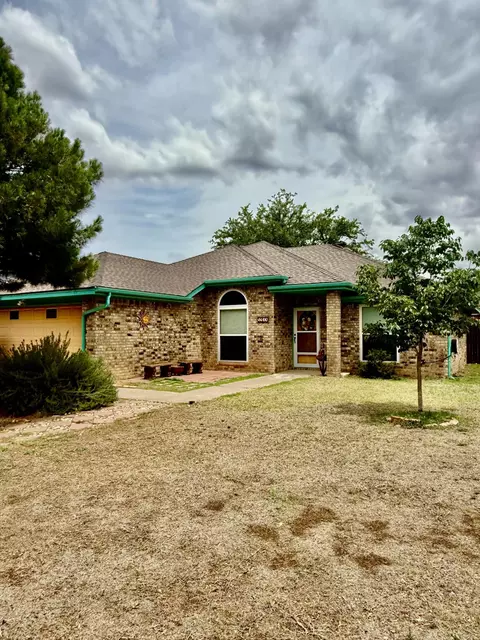 5914 72nd St, Lubbock, TX 79424