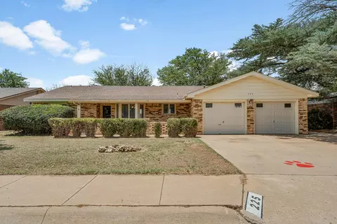 225 N Terry Dr, Slaton, TX 79364