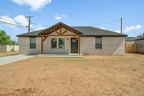 704 11th St, Abernathy, TX 79311