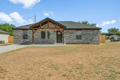 702 11th St, Abernathy, TX 79311