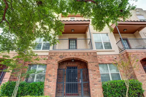 2101 Main St #5, Lubbock, TX 79401