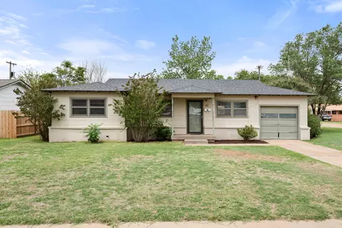 811 Zephyr St, Plainview, TX 79072