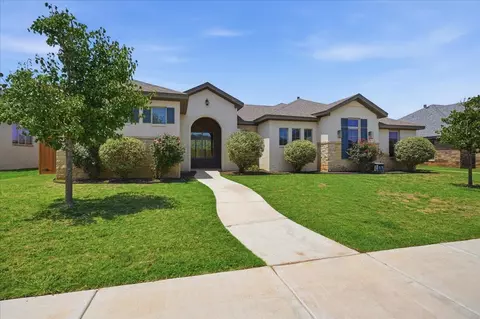 704 N 8th St, Wolfforth, TX 79382