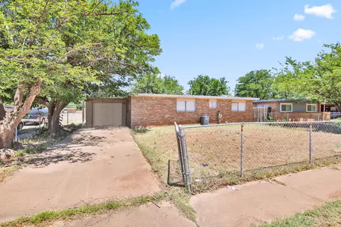2734 66th St, Lubbock, TX 79413