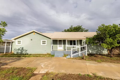 1155 S 10th St, Slaton, TX 79364
