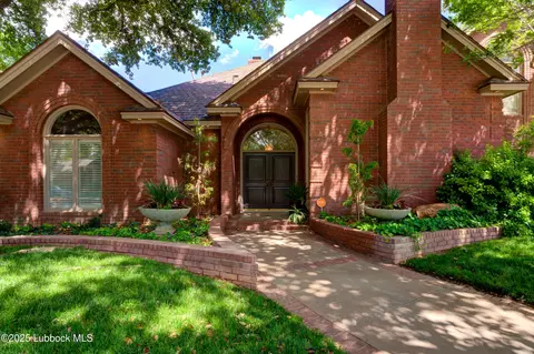 8707 Savannah Ave, Lubbock, TX 79424