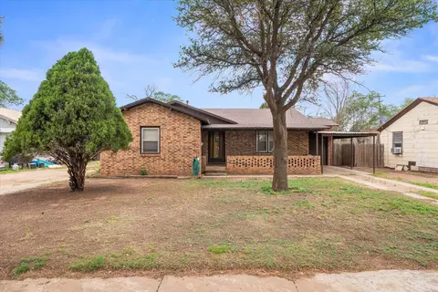1206 Avenue J, Levelland, TX 79336