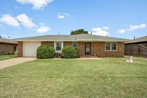 1030 W Panhandle St, Slaton, TX 79364
