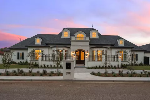 1902 Aberdeen Ave, Lubbock, TX 79407