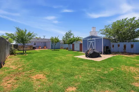 2104 W 26th St, Plainview, TX 79072 photo 17