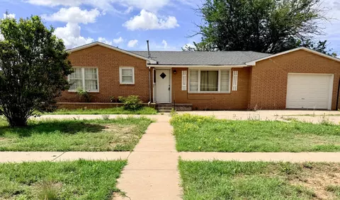 701 W 6th St, Post, TX 79356