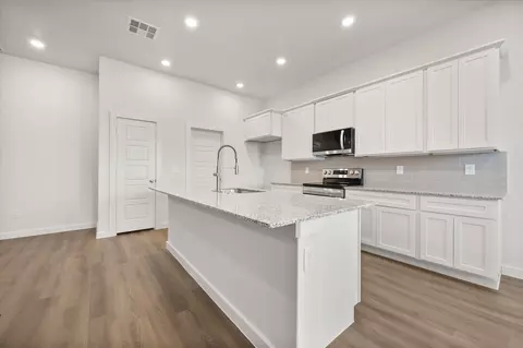 Kitchen - 3023 137th St, Lubbock, TX 79423 photo 3 of 3