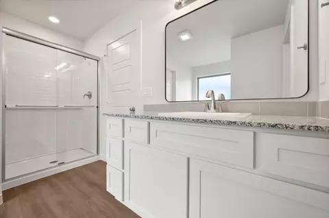 Bath - 3023 137th St, Lubbock, TX 79423 photo 2 of 3
