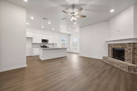 Living - 3023 137th St, Lubbock, TX 79423 photo 2 of 3