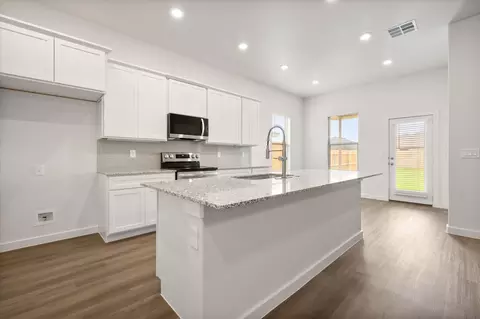 Kitchen - 3023 137th St, Lubbock, TX 79423 photo 2 of 3