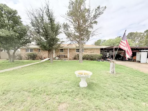 602 N 3rd St, Lorenzo, TX 79343