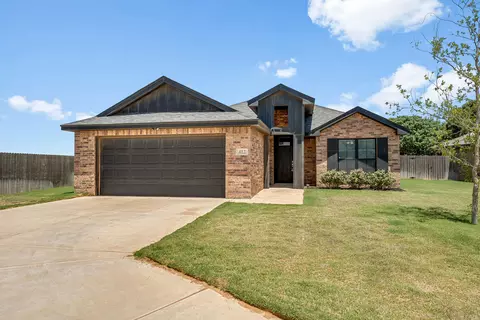 412 Cowboy Ln, Wolfforth, TX 79382