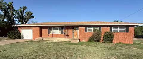 2018 Main St, Petersburg, TX 79250