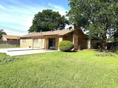 Exterior - 1812 Floydada St, Plainview, TX 79072 photo 1 of 6