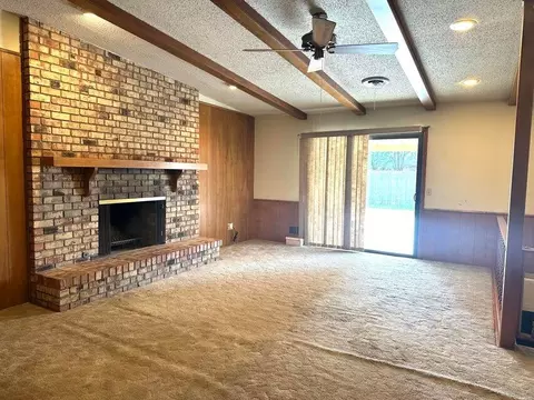 Living - 1812 Floydada St, Plainview, TX 79072 photo 2 of 4
