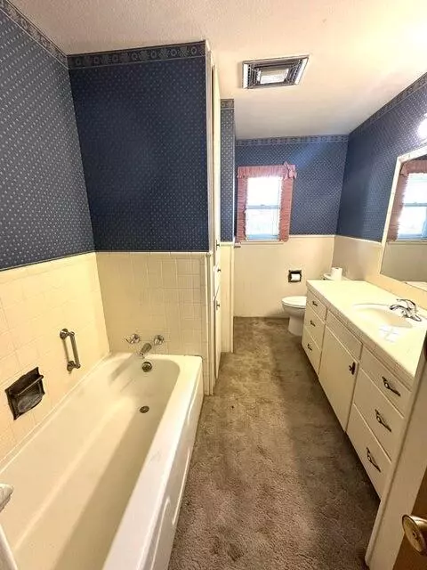 Bath - 1812 Floydada St, Plainview, TX 79072 photo 2 of 2