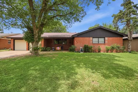 3208 53rd St, Lubbock, TX 79413