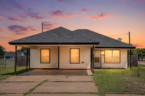 319 E Queens St, Lubbock, TX 79403