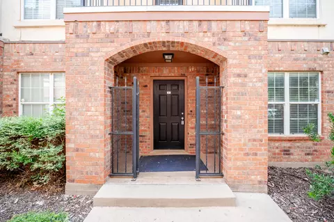 2111 Main St #1, Lubbock, TX 79401