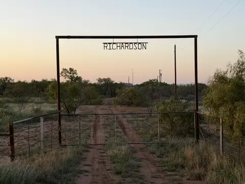 423 Fm 261, Spur, TX 79370