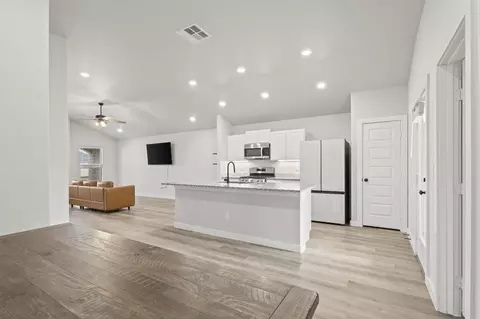 812 E 32nd St, Wolfforth, TX 79382 photo 8