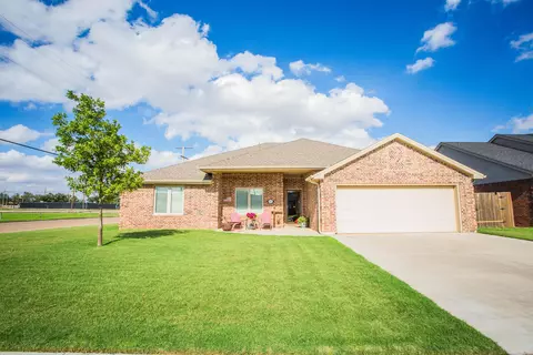 802 Birch St, Idalou, TX 79329