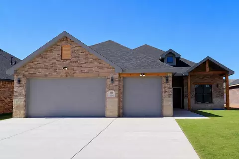 1112 N 6th St, Wolfforth, TX 79382