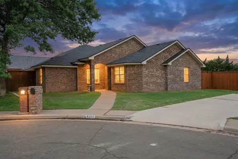 8202 Clinton Ave, Lubbock, TX 79424