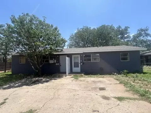 2101 39th St #A & B, Lubbock, TX 79412