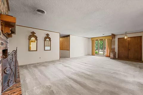 Living - 7006 W 13th St, Plainview, TX 79072 photo 4 of 6