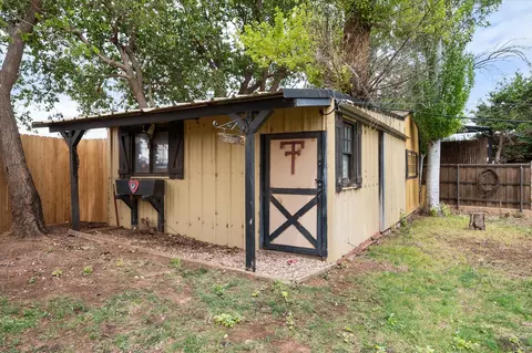 Exterior - 7006 W 13th St, Plainview, TX 79072 photo 5 of 9