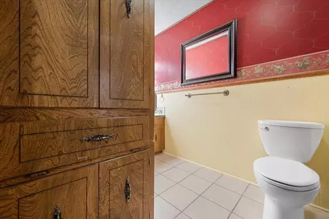 Bath - 7006 W 13th St, Plainview, TX 79072 photo 6 of 8