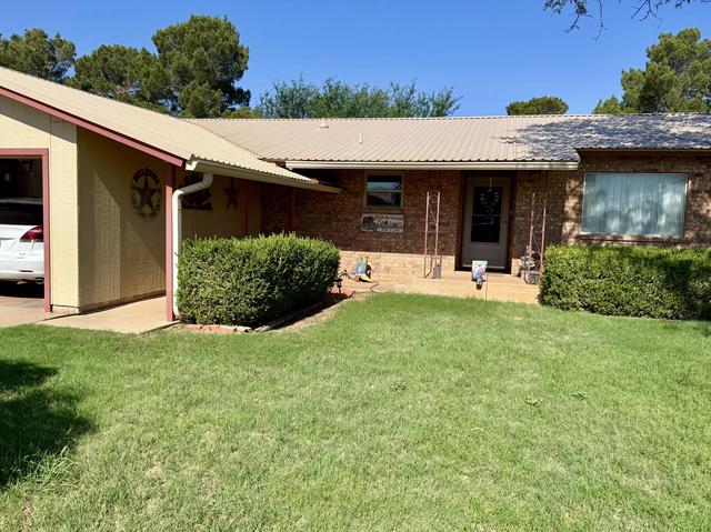 304 S Ivy Ave, Crosbyton, TX 79322