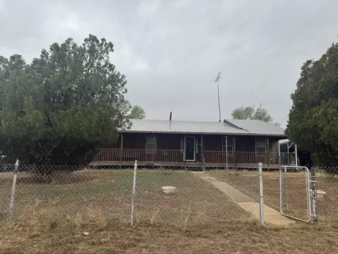 213 S Adams St, Whiteface, TX 79379