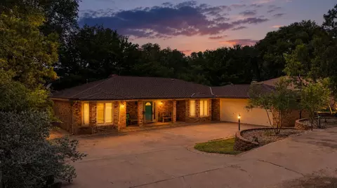 21 E Brookhollow Dr, Ransom Canyon, TX 79366