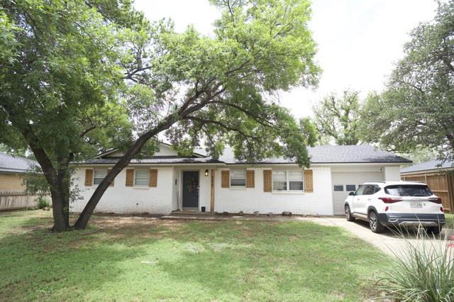 4827 7th St, Lubbock, TX 79416