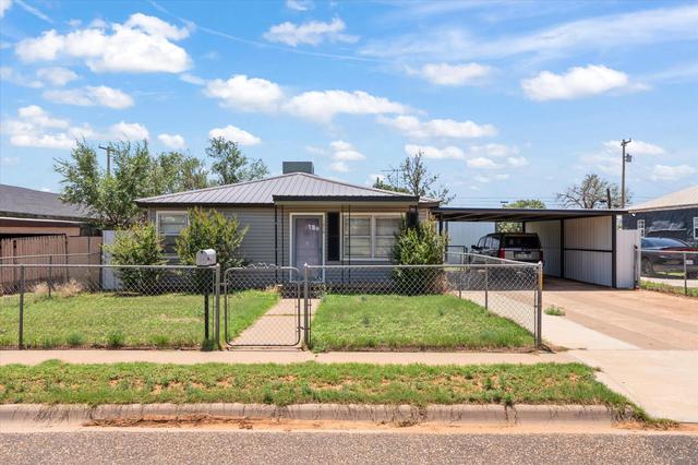 1838 8th St, Levelland, TX 79336