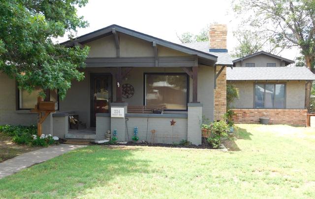 224 W 6th St, Muleshoe, TX 79347