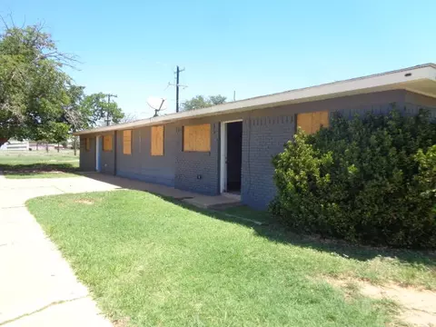 2805 E 2nd St, Lubbock, TX 79403