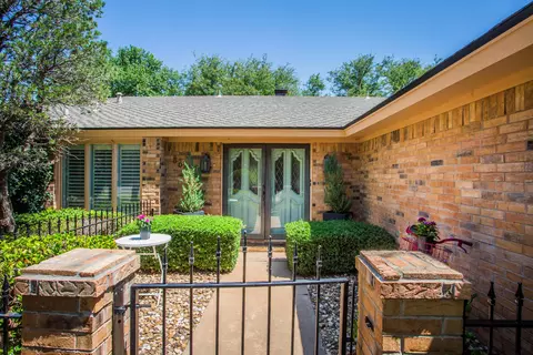 5006 94th St, Lubbock, TX 79424
