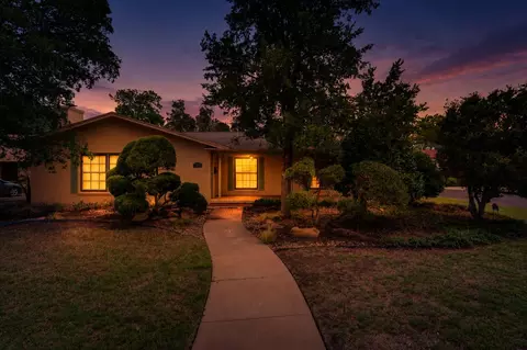 3302 20th St, Lubbock, TX 79410