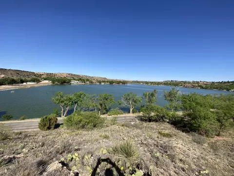 76 E Lakeshore Dr, Ransom Canyon, TX 79366